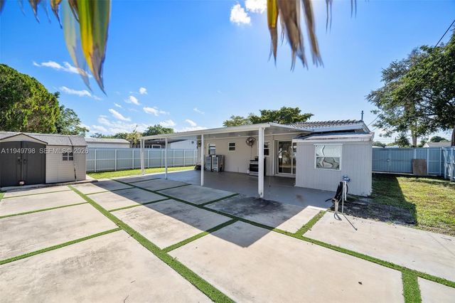 6231 Mayo St, Hollywood, FL 33023