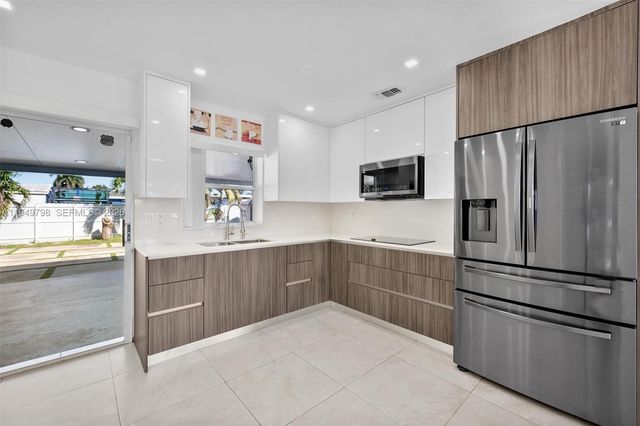 6231 Mayo St, Hollywood, FL 33023