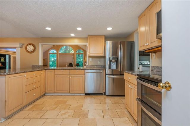 2805 Burtz Drive, Marietta, GA 30068