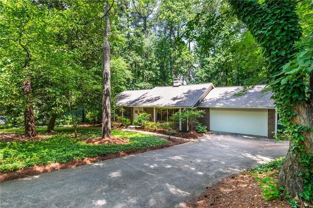 2805 Burtz Drive, Marietta, GA 30068