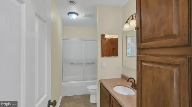 1402 BURNSIDE DR, Hampstead, MD 21074