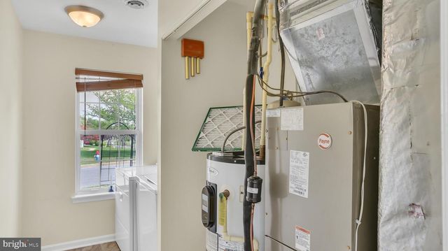 1402 BURNSIDE DR, Hampstead, MD 21074