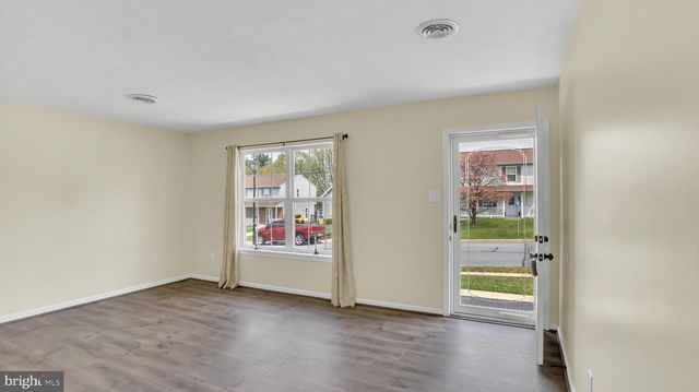 1402 BURNSIDE DR, Hampstead, MD 21074