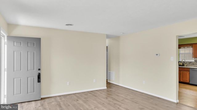 1402 BURNSIDE DR, Hampstead, MD 21074