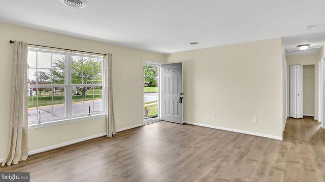 1402 BURNSIDE DR, Hampstead, MD 21074