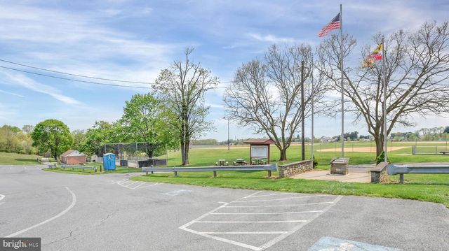1402 BURNSIDE DR, Hampstead, MD 21074