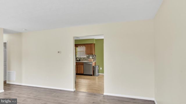 1402 BURNSIDE DR, Hampstead, MD 21074