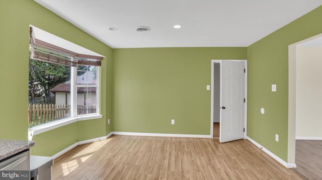 1402 BURNSIDE DR, Hampstead, MD 21074