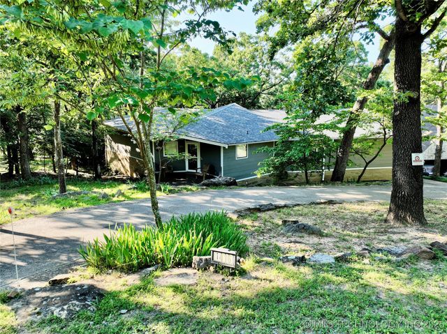 1416 Robin Hood Road, Eufaula, OK 74432