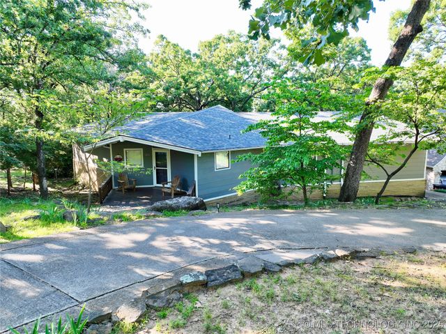 1416 Robin Hood Road, Eufaula, OK 74432
