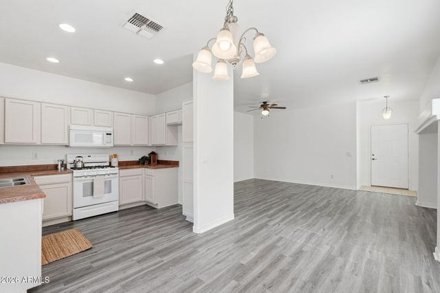 815 W SPRUELL Avenue, Coolidge, AZ 85128