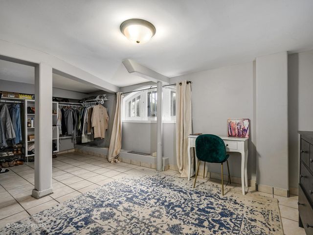 3742 Clinton Avenue, Berwyn, IL 60402