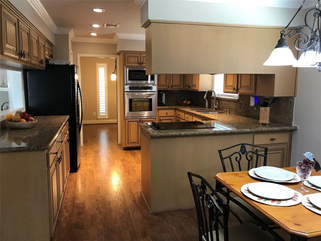 127 Parliament Drive, Houston, TX 77034