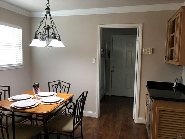 127 Parliament Drive, Houston, TX 77034