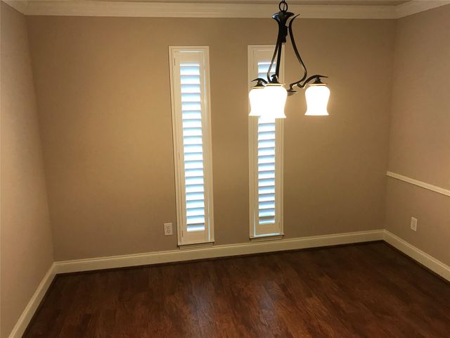 127 Parliament Drive, Houston, TX 77034