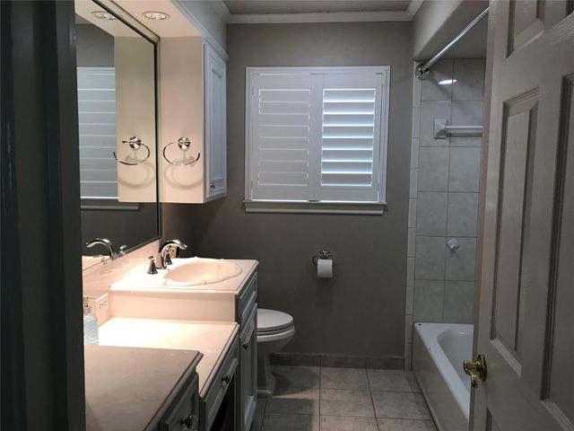 127 Parliament Drive, Houston, TX 77034