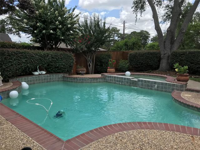 127 Parliament Drive, Houston, TX 77034