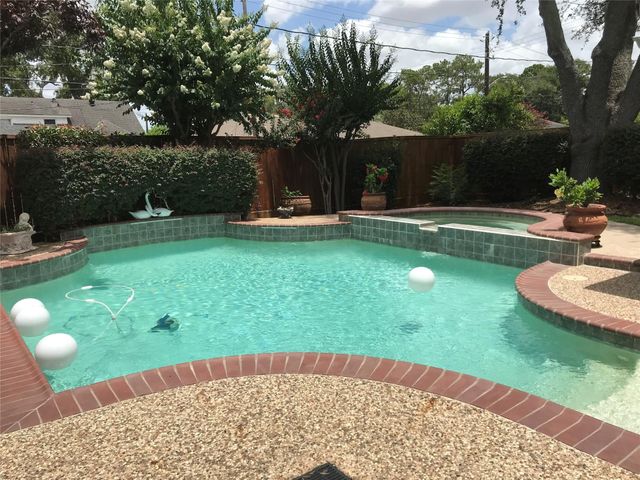 127 Parliament Drive, Houston, TX 77034