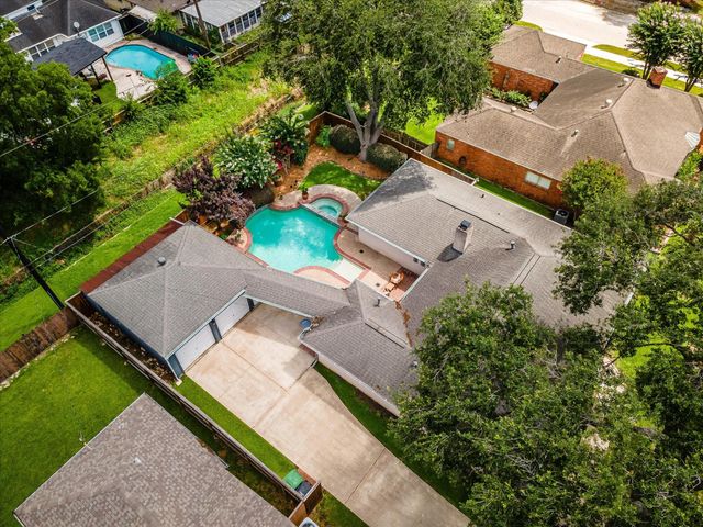127 Parliament Drive, Houston, TX 77034