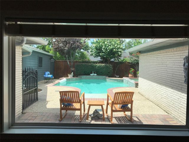 127 Parliament Drive, Houston, TX 77034