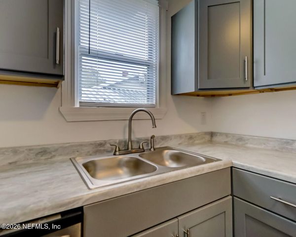 7128 LUCKY Drive W, Jacksonville, FL 32208