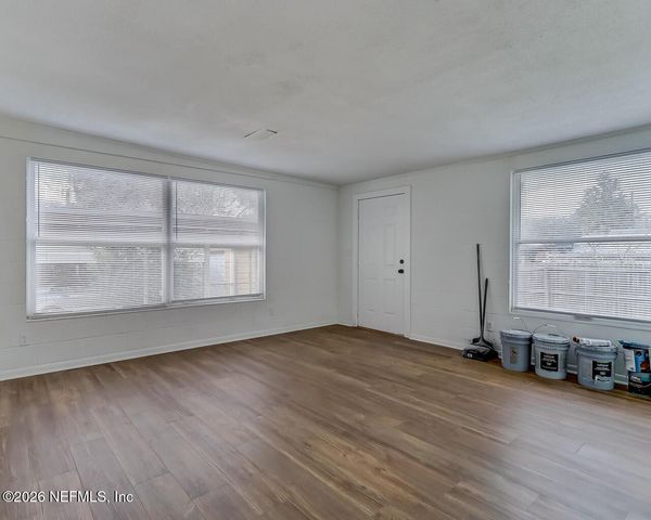 7128 LUCKY Drive W, Jacksonville, FL 32208