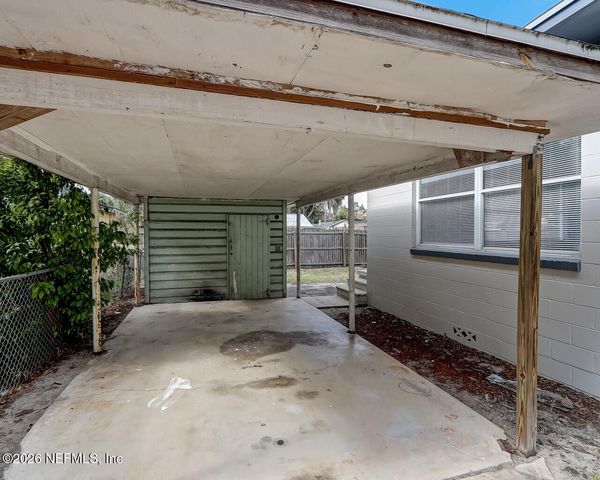 7128 LUCKY Drive W, Jacksonville, FL 32208