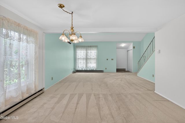 10 Margaret Drive, Queensbury, NY 12804