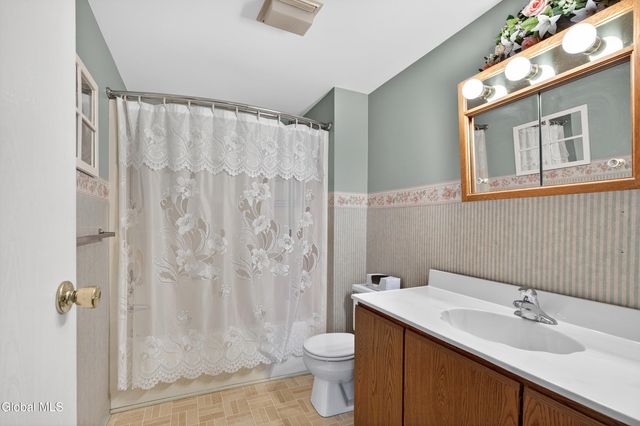10 Margaret Drive, Queensbury, NY 12804