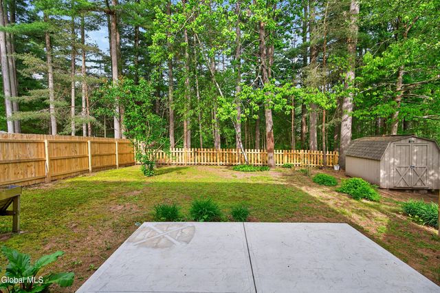 10 Margaret Drive, Queensbury, NY 12804