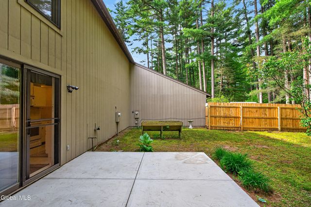 10 Margaret Drive, Queensbury, NY 12804