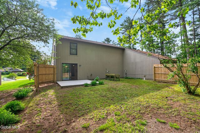 10 Margaret Drive, Queensbury, NY 12804