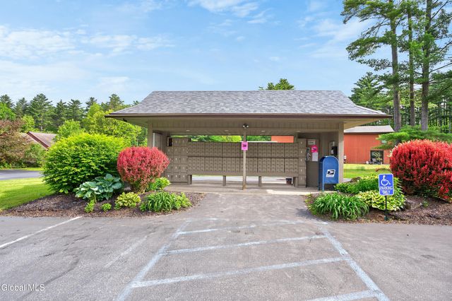 10 Margaret Drive, Queensbury, NY 12804