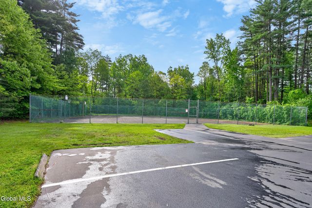10 Margaret Drive, Queensbury, NY 12804