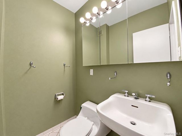 27010 Grand Central Parkway 10S, Floral Park, NY 11005