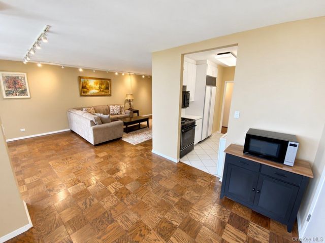 27010 Grand Central Parkway 10S, Floral Park, NY 11005