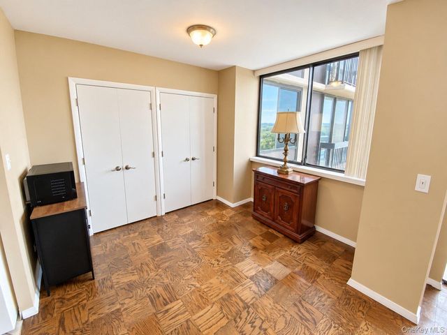 27010 Grand Central Parkway 10S, Floral Park, NY 11005