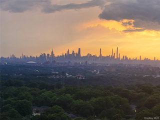 27010 Grand Central Parkway 10S, Floral Park, NY 11005