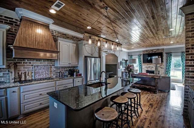 307 Chartrese Drive, Brandon, MS 39047