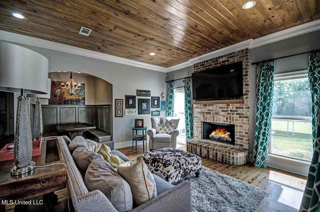 307 Chartrese Drive, Brandon, MS 39047