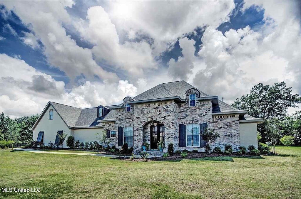 307 Chartrese Drive, Brandon, MS 39047