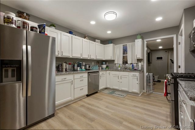 612 E Daisy Lane, New Albany, IN 47150