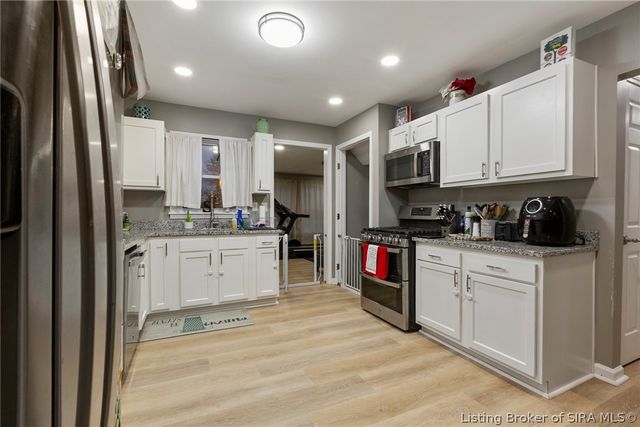 612 E Daisy Lane, New Albany, IN 47150