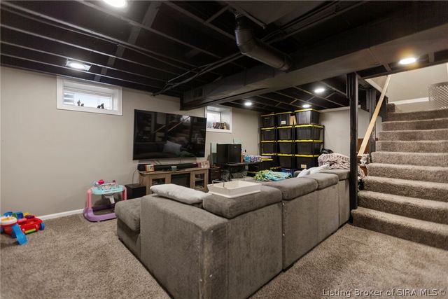 612 E Daisy Lane, New Albany, IN 47150