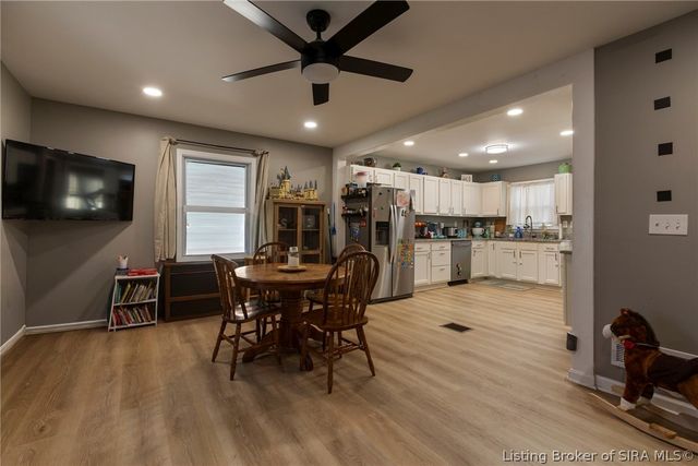 612 E Daisy Lane, New Albany, IN 47150