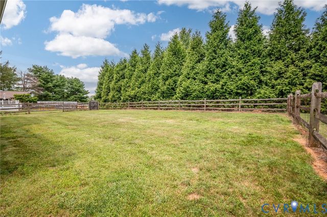 111 Burruss Mill Rd, Bumpass, VA 23024