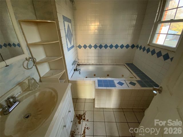 154 Lovelace Road, Forest City, NC 28043