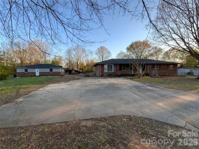 154 Lovelace Road, Forest City, NC 28043