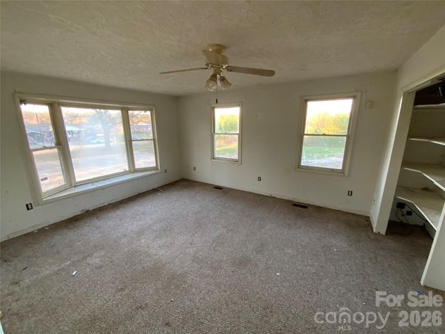 154 Lovelace Road, Forest City, NC 28043