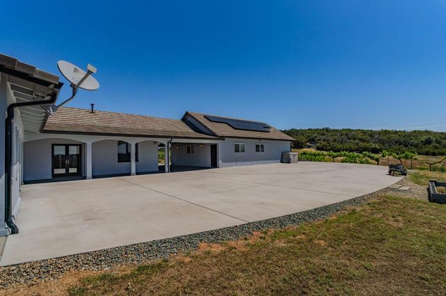 15070 Willow Creek Rd, Plymouth, CA 95669